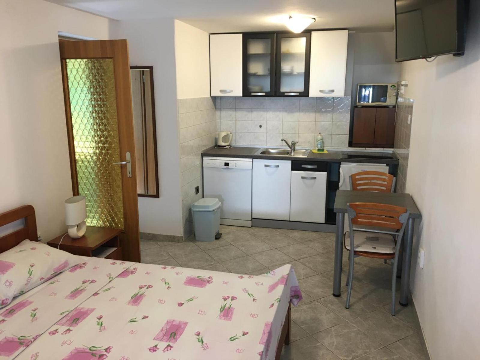 Biserka Apartamento Punat